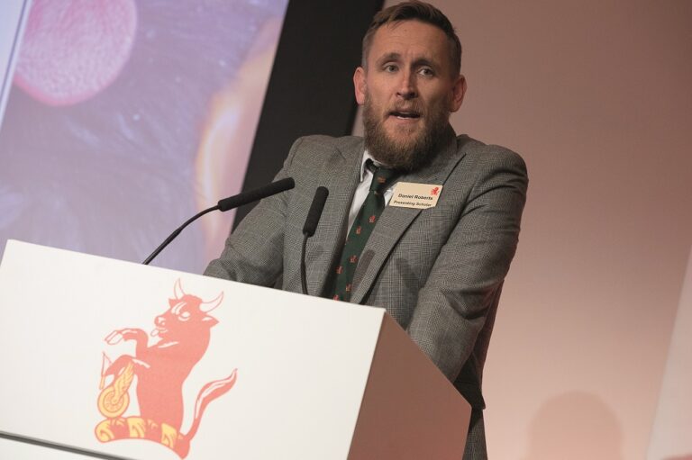 Nuffield Scholarship report: Living and dying with avian influenza