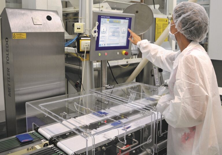 Real-time check-weighing in a compact design