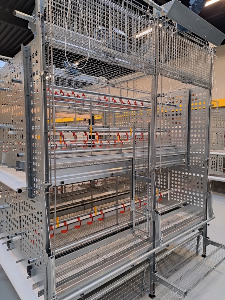 New rearing aviary launched by Jansen